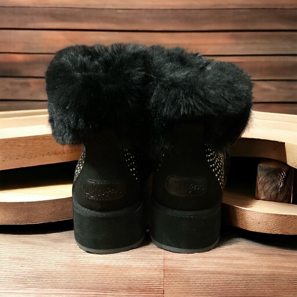 Blingy Rhinestone & Silver Hardware Fur Lined Cozy Wedge Heel Lace Up Boots! - Picture 4 of 7